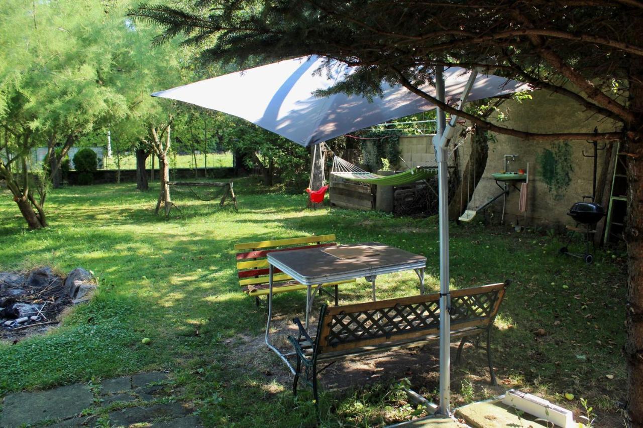 Old Summer House With Renovated Bathroom Prag Dış mekan fotoğraf